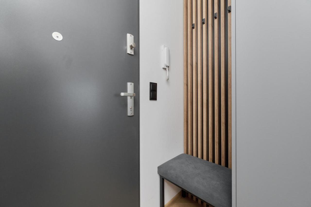 Exclusive Apartment With Balcony & Parking Wroclaw By Renters Prestige Exterior foto