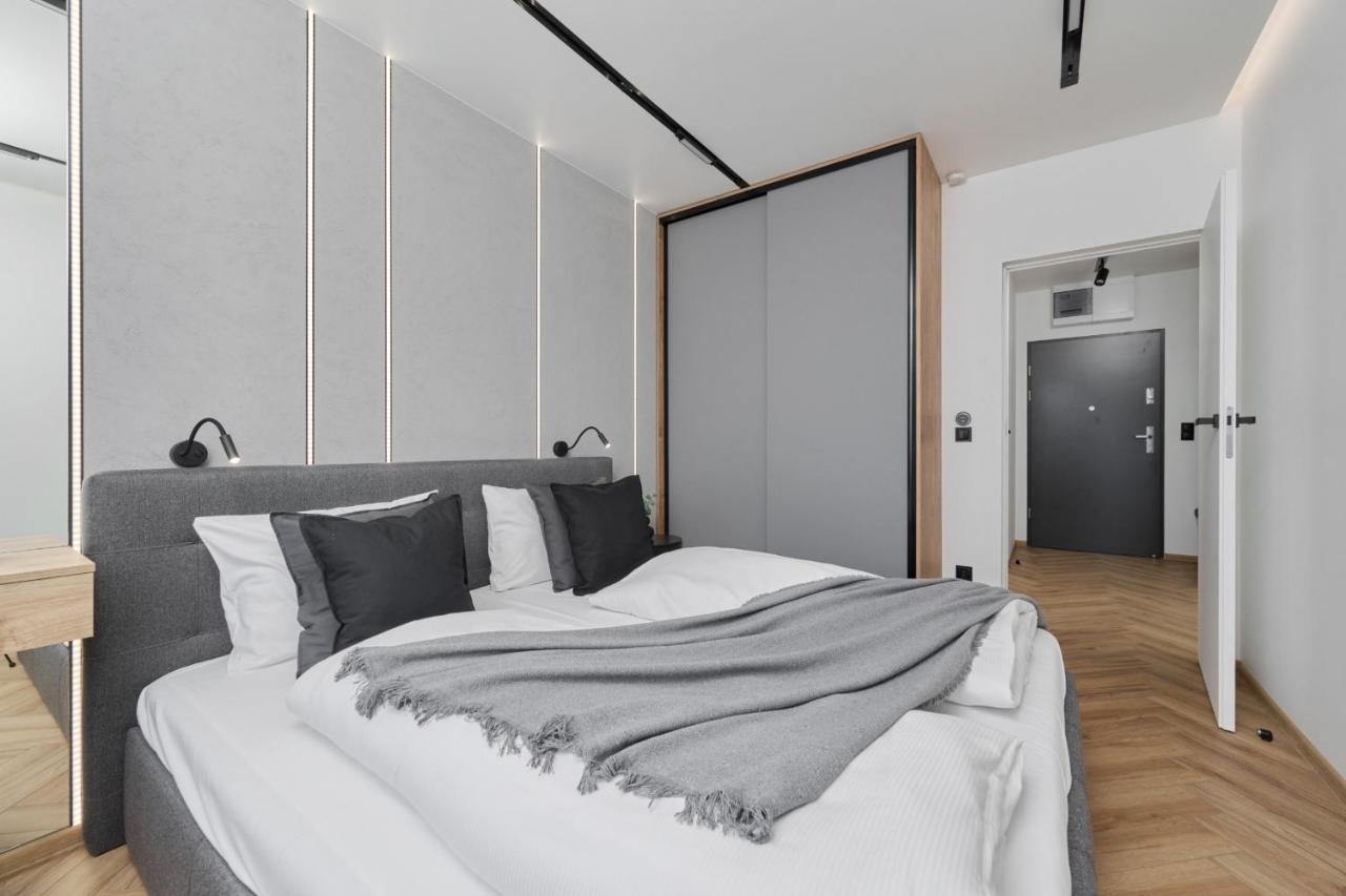 Exclusive Apartment With Balcony & Parking Wroclaw By Renters Prestige Exterior foto
